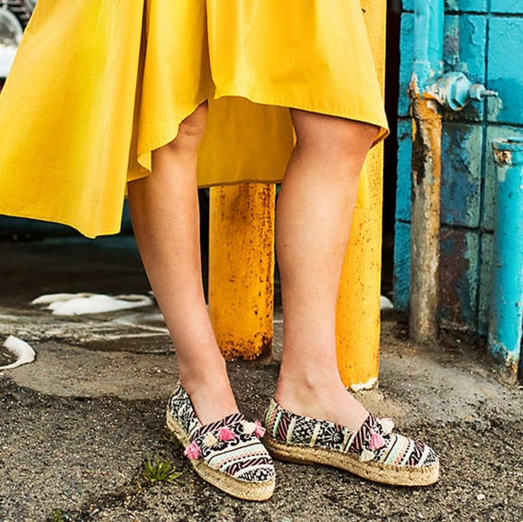 Crown Vintage Shoes - 💘 Crown Kalani Slip On Tassel Espadrilles